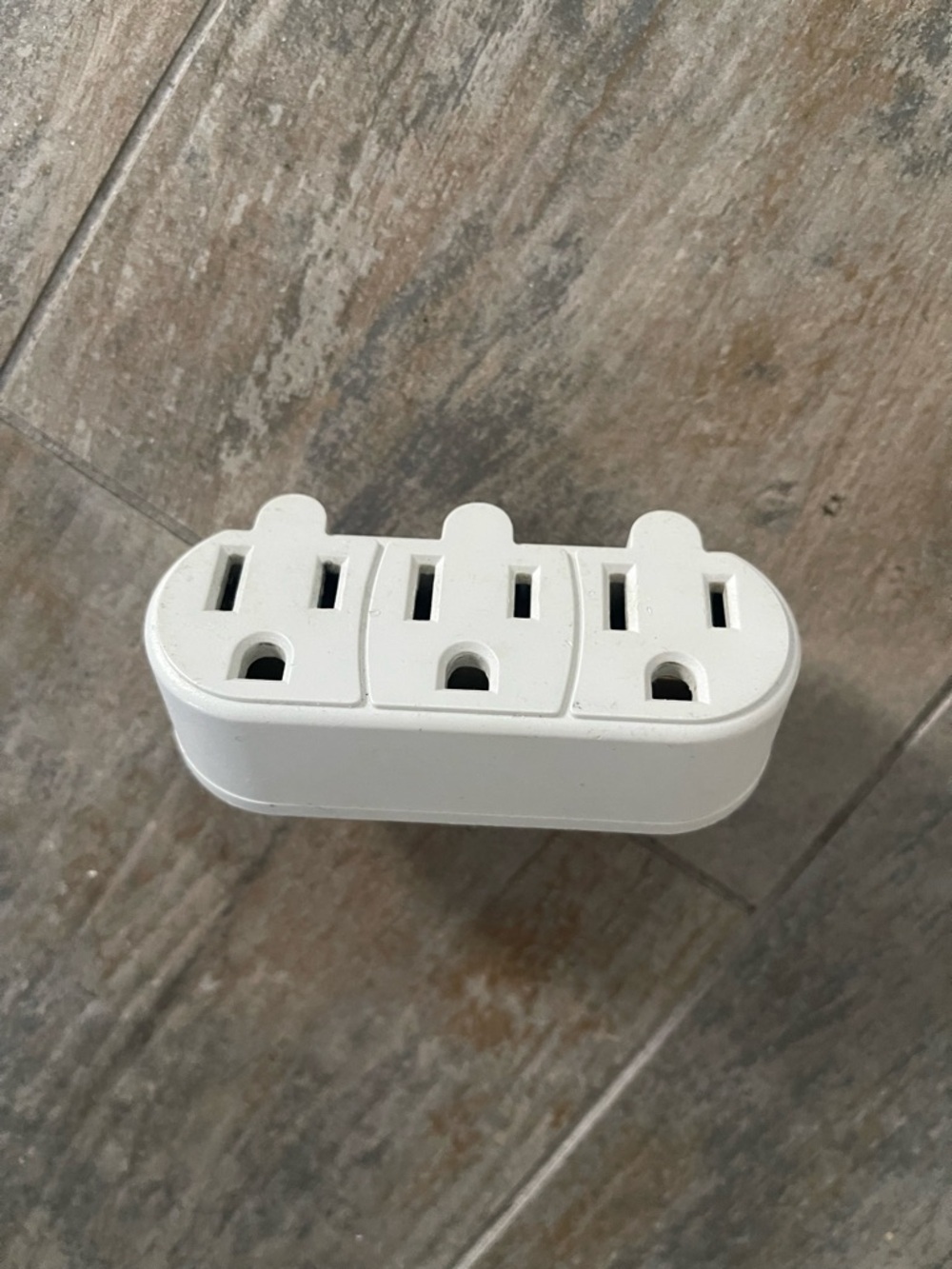 3-Outlet White Plug Adapter